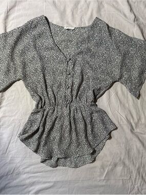 Sienna Sky Black and White V-Neck Cinched-Waist Blouse
